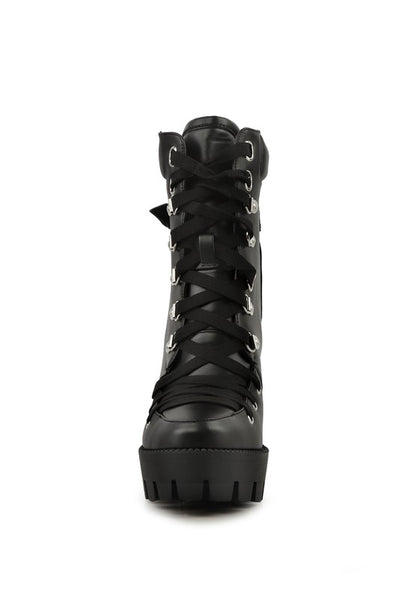 Willow cushion collared lace-up high ankle boots